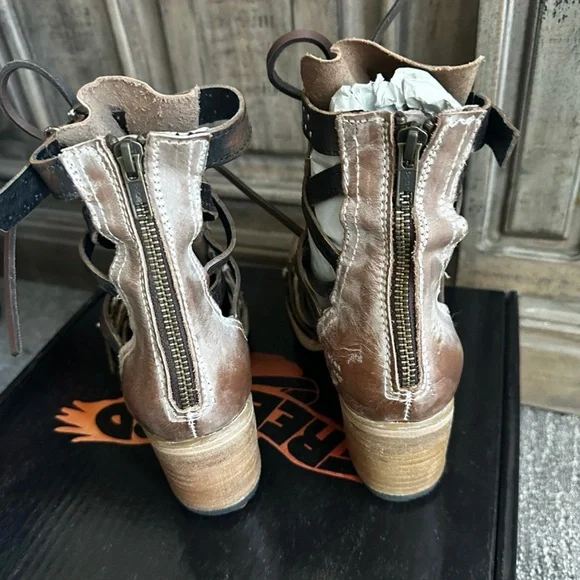 New Freebird Cheyenne Taupe Bootie Size 9 Stylish Women's Leather Boots - Picture 4 of 7